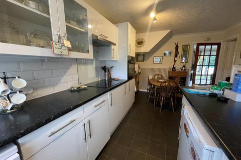 44 Valley Close, Waltham Abbey, EN9 2DU