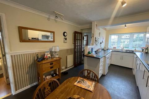44 Valley Close, Waltham Abbey, EN9 2DU