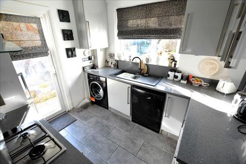 17 Clifton Avenue, Feltham, TW13 7BT