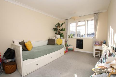 1 bedroom flat to rent, Northdown Close, Horsham