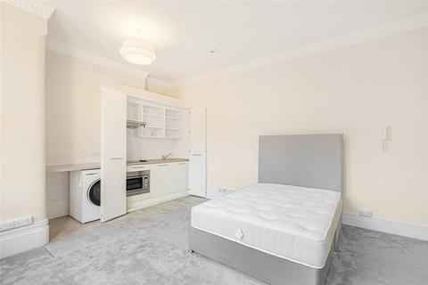 Studio to rent, Egerton Gardens, London, SW3