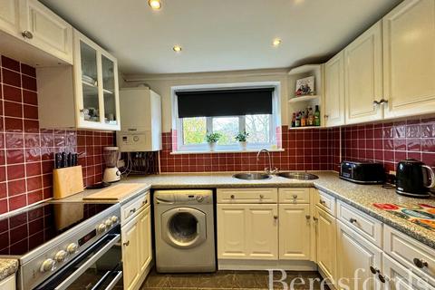 4 Malan Square, Rainham, RM13 7JA