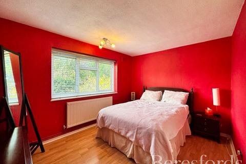 4 Malan Square, Rainham, RM13 7JA