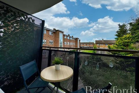 4 Malan Square, Rainham, RM13 7JA