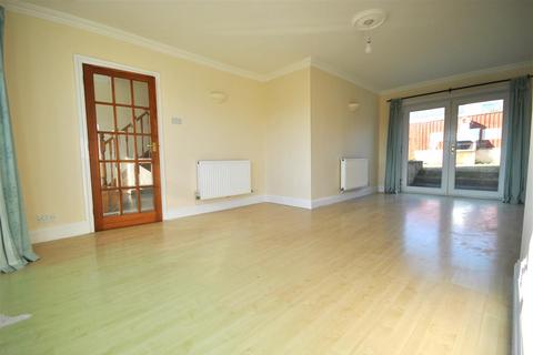 3 bedroom house to rent, Upper Hill Park, Tenby