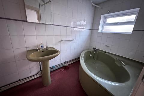 3 bedroom house to rent, Caldmore Road, Walsall