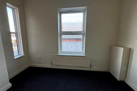 3 bedroom house to rent, Caldmore Road, Walsall