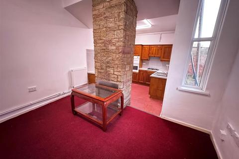 3 bedroom house to rent, Caldmore Road, Walsall