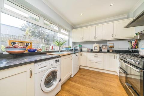 3 bedroom bungalow for sale, Fullers Way North, Surbiton KT6