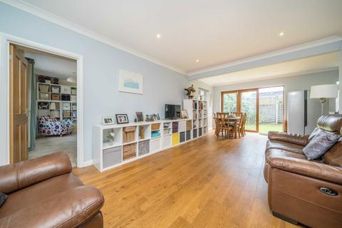 3 bedroom bungalow for sale, Fullers Way North, Surbiton KT6