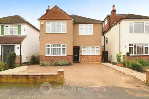 4 bedroom detached house to rent, Hollies Avenue, West Byfleet KT14 6AN