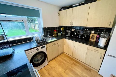 1 bedroom ground floor flat for sale, Drayton Road, Luton, Bedfordshire, LU4 0PH