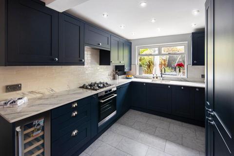 3 bedroom terraced house for sale, Knapp Road, Bow, London, E3