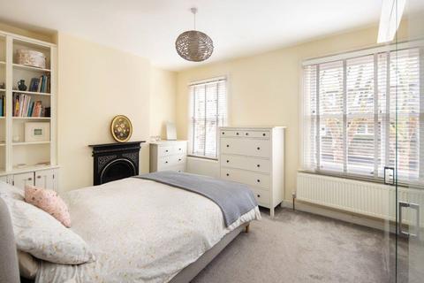 3 bedroom terraced house for sale, Knapp Road, Bow, London, E3