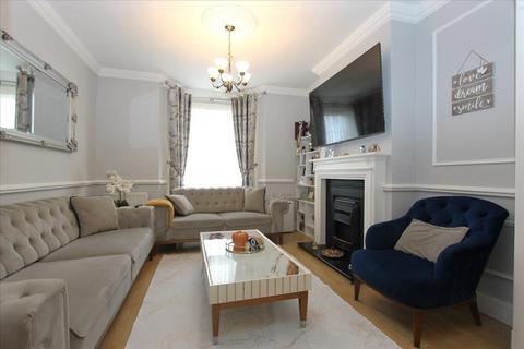 3 bedroom house to rent, Church Lane, London, N9