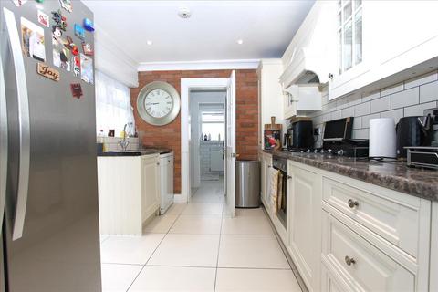 3 bedroom house to rent, Church Lane, London, N9