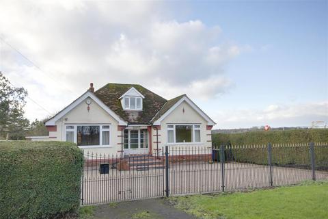 3 bedroom detached bungalow for sale, First Lane, Anlaby