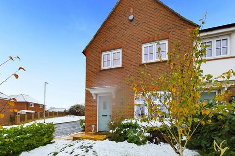 3 bedroom end of terrace house for sale, Worcester WR9