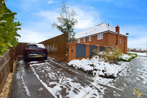 3 bedroom end of terrace house for sale, Worcester WR9