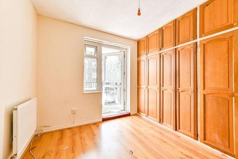 4 bedroom flat for sale, Hathersley House, Tulse Hill, London, SW2