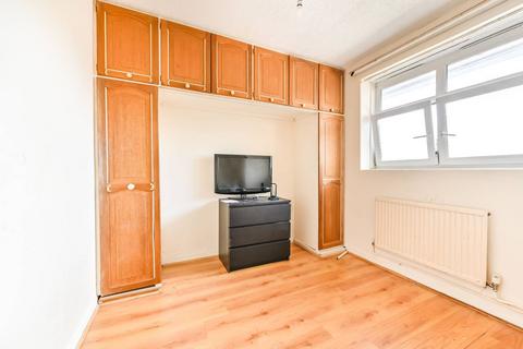 4 bedroom flat for sale, Hathersley House, Tulse Hill, London, SW2