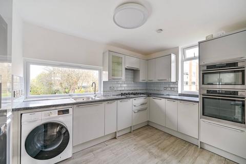 3 bedroom flat to rent, Sheendale Road, Richmond, TW9