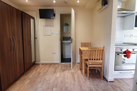 Studio to rent, Ashmore Road, London W9