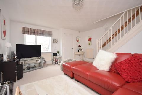 3 bedroom end of terrace house for sale, 19 Clos Mancheldowne, Barry, CF62 5AB