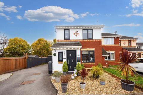 3 bedroom end of terrace house for sale, 19 Clos Mancheldowne, Barry, CF62 5AB