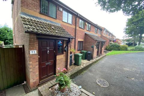 2 bedroom end of terrace house to rent, Surrey Drive, Kingswinford