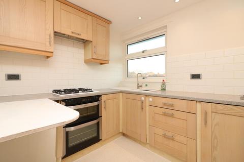 2 bedroom flat for sale, Deanscroft, Knebworth, Herts, SG3