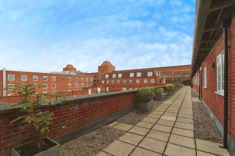 2 bedroom flat for sale, Longcroft House, Welwyn Garden City, Herts, AL8