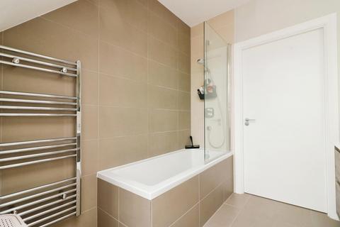 2 bedroom flat for sale, Howardsgate, Welwyn Garden City, AL8