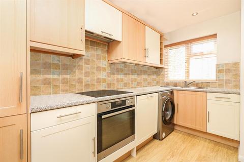 2 bedroom cluster house for sale, Old School Close, Codicote, Herts, SG4