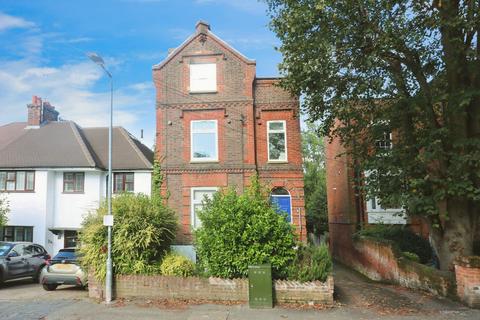 1 bedroom flat for sale, Prospect Road, St Albans, Herts, AL1