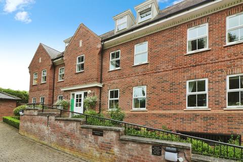 3 bedroom apartment for sale, Wendover Lodge, Welwyn, Herts, AL6