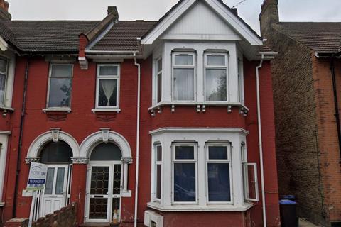 5 bedroom house share to rent, Ealing Road, Wembley