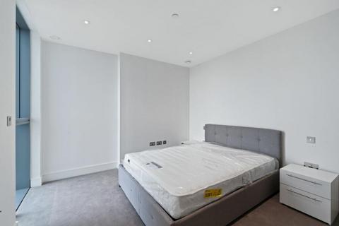 2 bedroom apartment to rent, Bollinder Place, Carrara Tower, EC1V