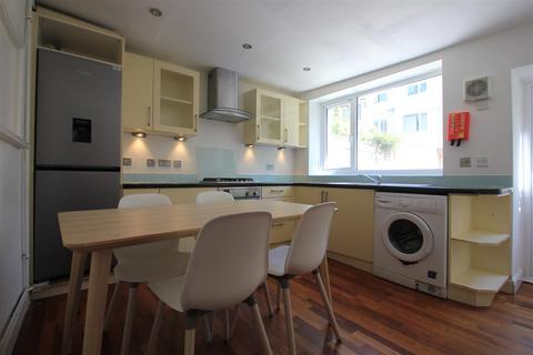 4 bedroom house to rent, Park Crescent Road, Brighton