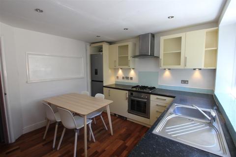 4 bedroom house to rent, Park Crescent Road, Brighton