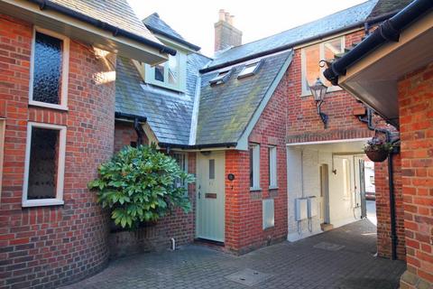 2 bedroom apartment to rent, Roundhouse Court, Lymington