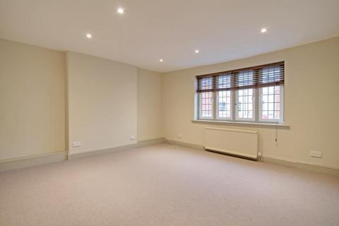 2 bedroom apartment to rent, Roundhouse Court, Lymington