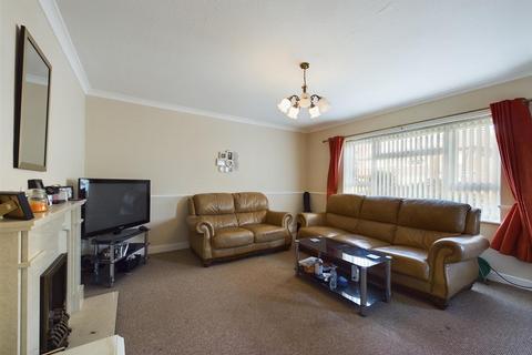 2 bedroom apartment for sale, Givendale Court, Scarborough YO12