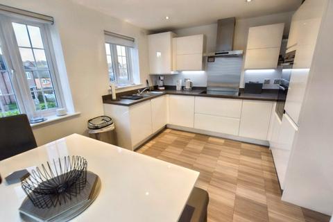 4 bedroom semi-detached house for sale, Honeybourne Road, Leeds