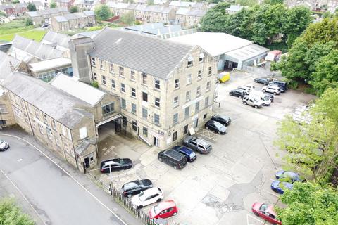 Industrial unit to rent, Luck Lane, Huddersfield HD3