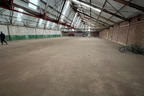 Industrial unit to rent, Luck Lane, Huddersfield HD3