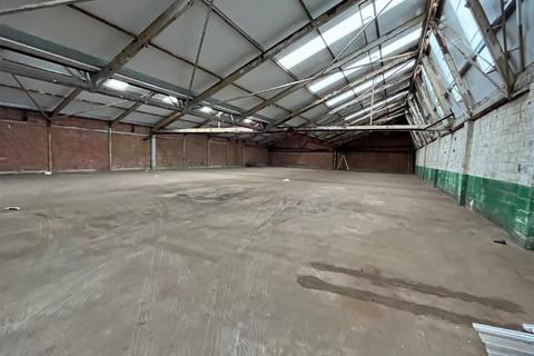 Industrial unit to rent, Luck Lane, Huddersfield HD3