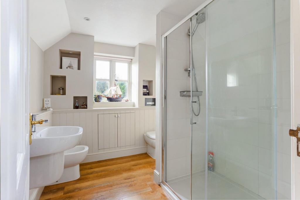 En Suite Shower Room.jpg