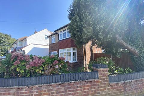 3 bedroom detached house to rent, Summit Way, Southgate, London, N14