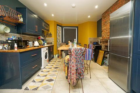 3 bedroom terraced house for sale, Manor Road, Hastings